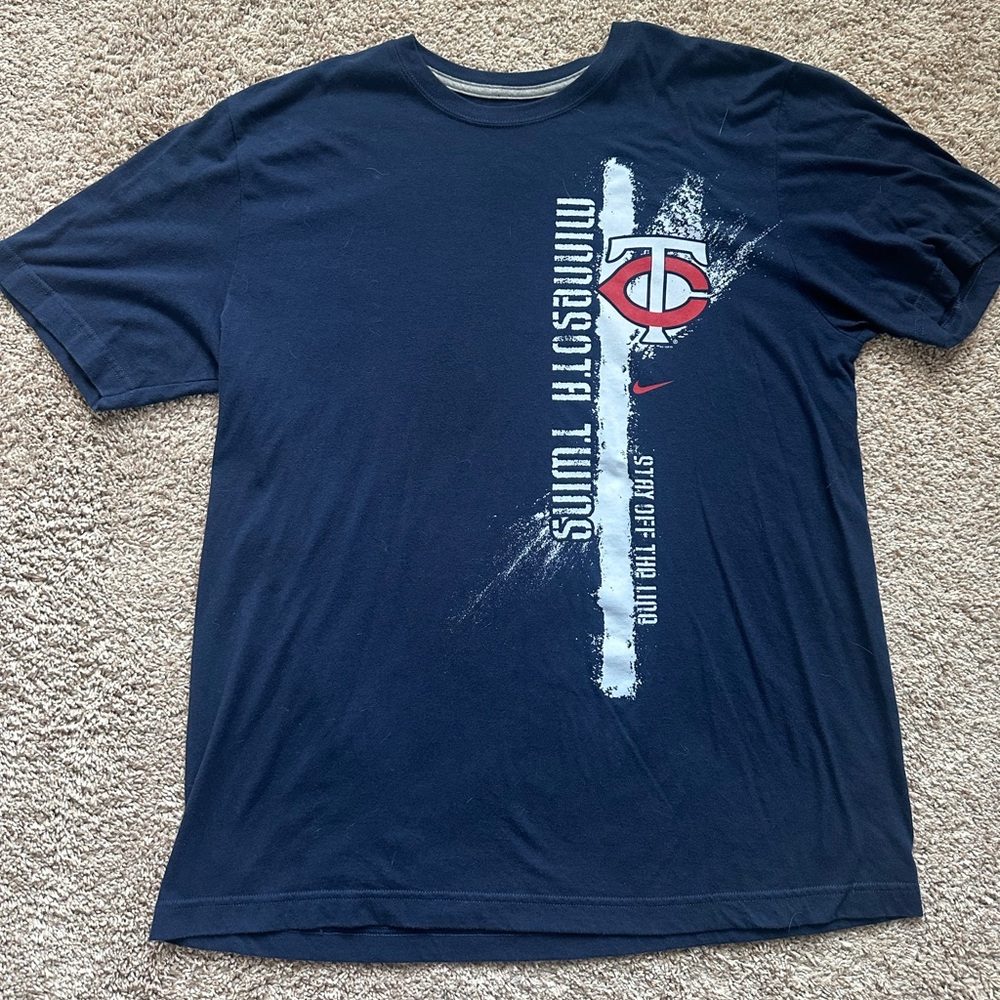 Nike Minnesota Twins T-Shirt Mens XL Navy Blue Stay Off The Line Graphic Tee
